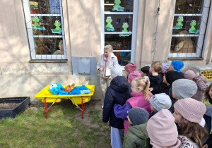 dzieci topią Marzannę